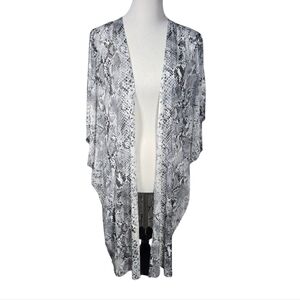 Fashion Nova Medium Black White Gray Snakeskin Print Sheer Kimono Duster